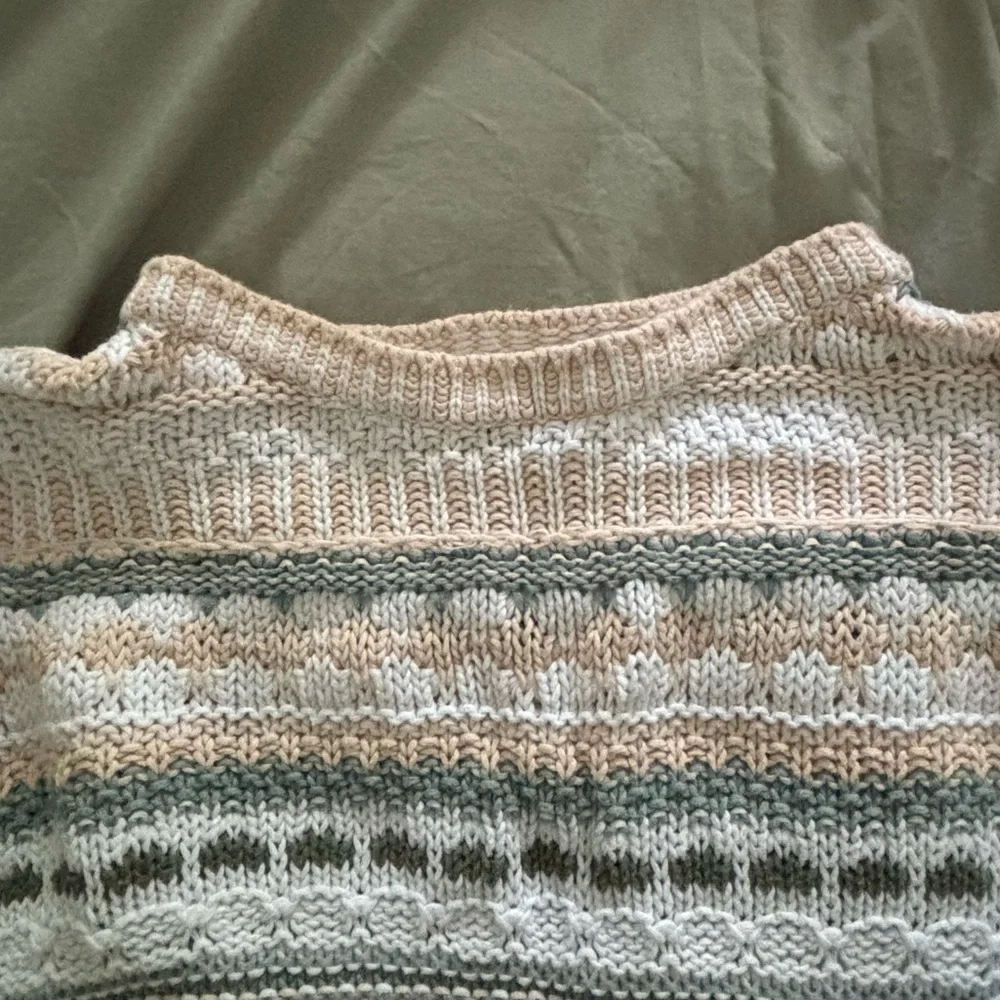 Crochet Long Sleeve 🌸 - Picture 3 of 7